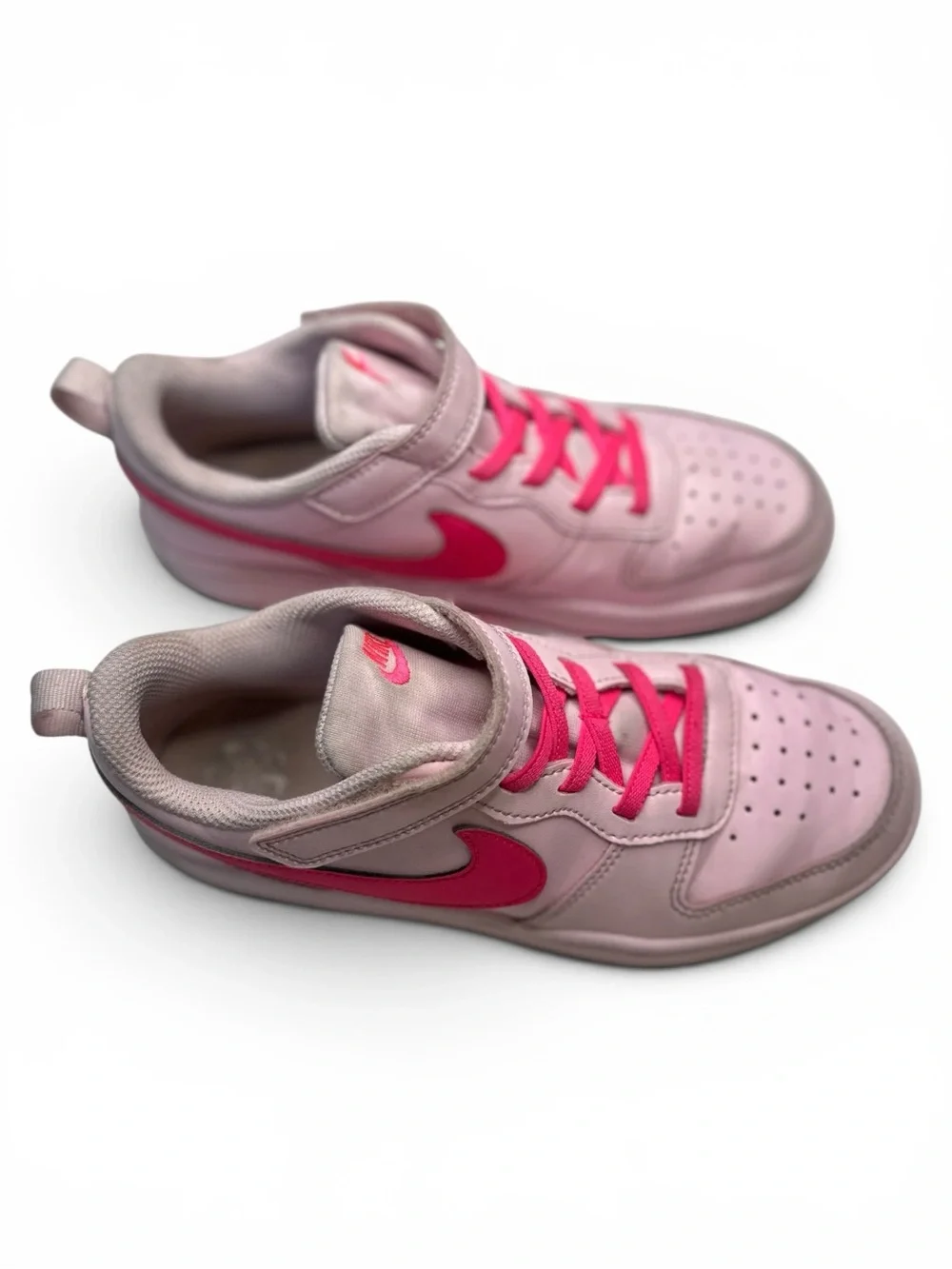 Nike - IsoFly Kids Pink & Hot Pink Low-Top Sneakers - Size 3